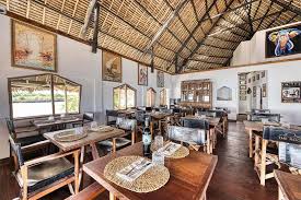 Ocean view dining